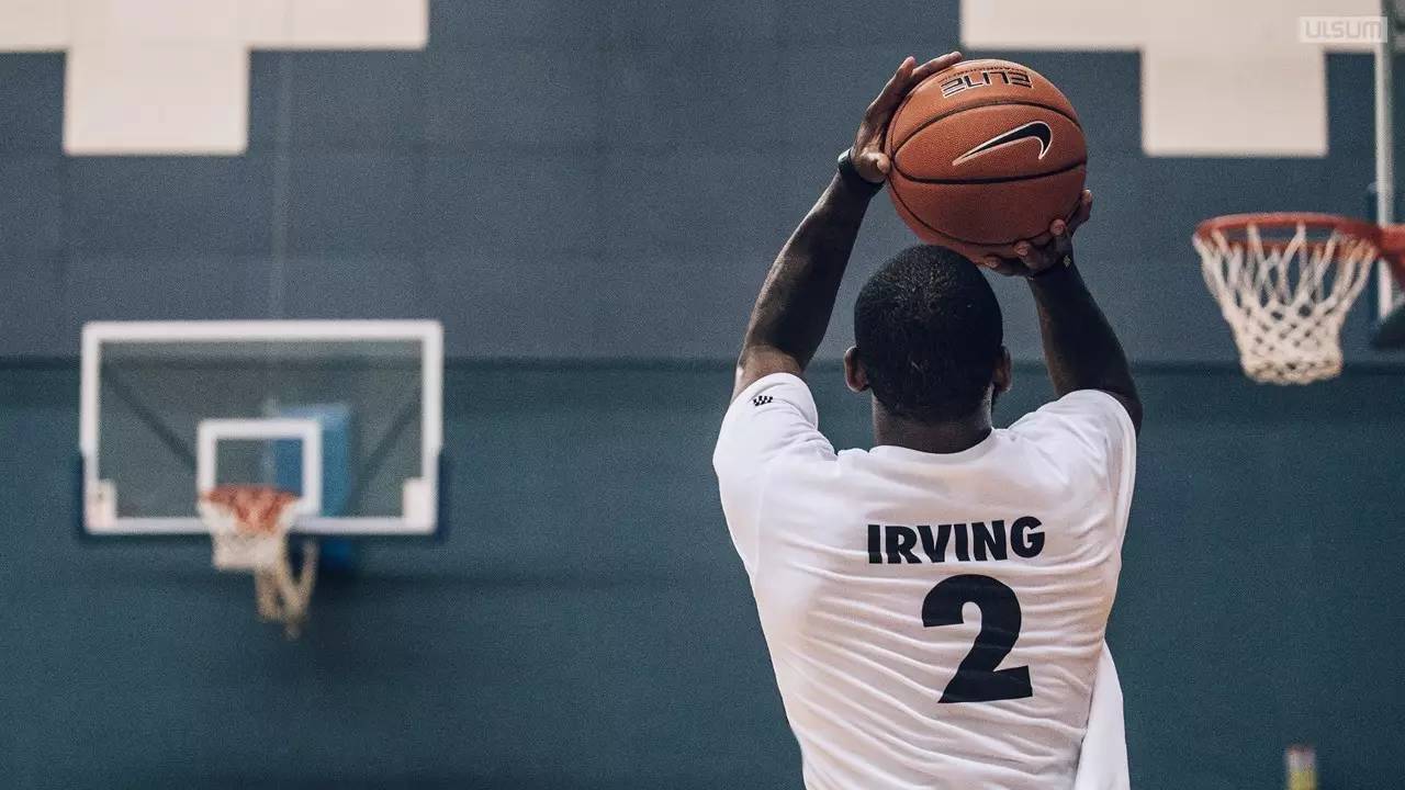 格而闻名于 格而闻名于