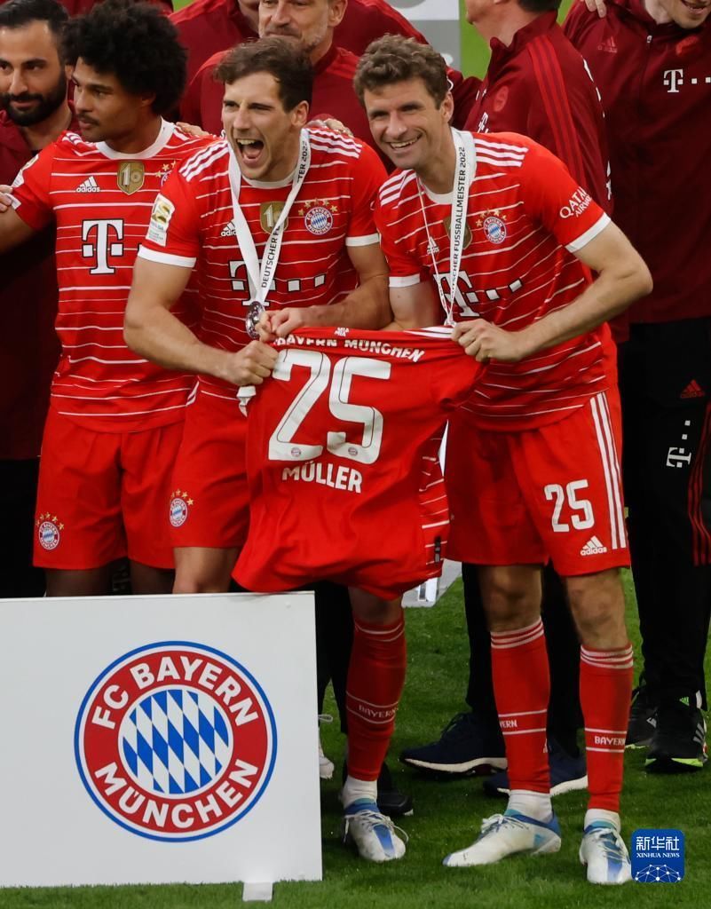 一名极具潜 一名极具潜